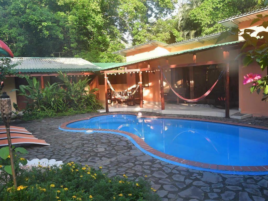 Hotel Caribbean Coconut Cahuita Exterior photo